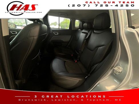 Used 2022 Jeep Compass Latitude AWD/4WD image 12