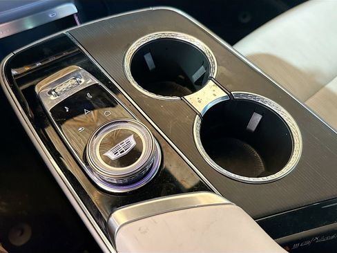 Used 2024 Cadillac Lyriq Luxury RWD image 17