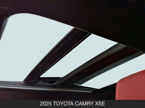 Used 2025 Toyota Camry XSE FWD image 17