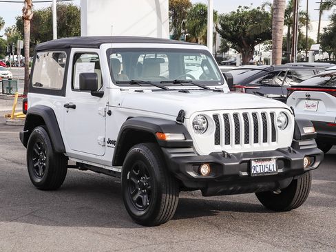 Used 2022 Jeep Wrangler Sport image 3