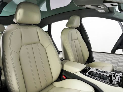 Used 2025 Audi A6 e-tron Premium w/ Ultra Package RWD image 22