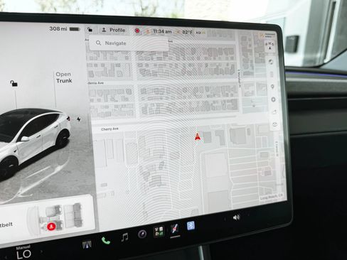 Used 2026 Tesla Model Y 2WD image 18