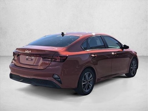 Used 2022 Kia Forte LXS w/ LXS Technology Package FWD image 5