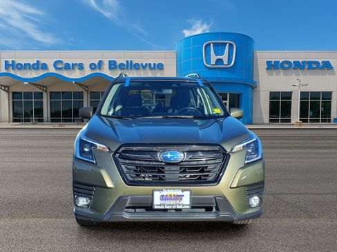 Used 2024 Subaru Forester Premium image 11