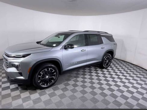 New 2026 Chevrolet Traverse LT w/ Sun and Wheel Package image 8