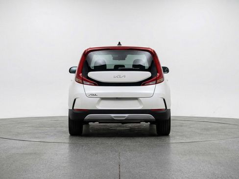 Used 2025 Kia Soul LX w/ LX Technology Package image 6