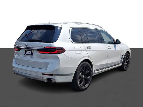 Used 2025 BMW X7 xDrive40i w/ Premium Package AWD/4WD image 7