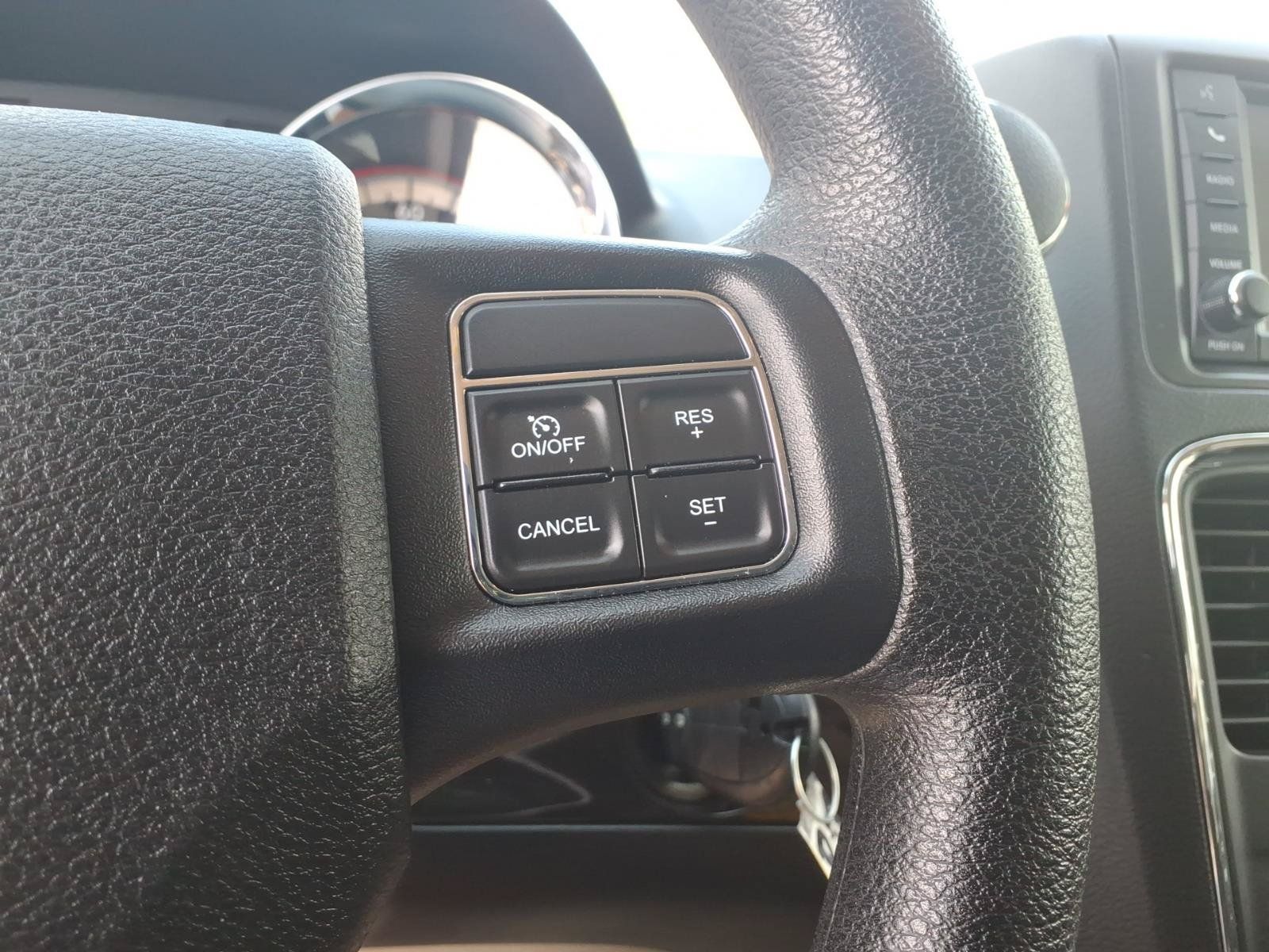 Used 2018 Dodge Grand Caravan SE w/ UConnect Hands-Free Group FWD image 12
