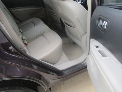 Used 2011 Nissan Rogue SV w/ SL Pkg AWD/4WD image 22