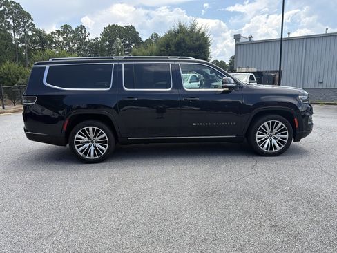 Used 2024 Jeep Grand Wagoneer L Series III AWD/4WD image 8