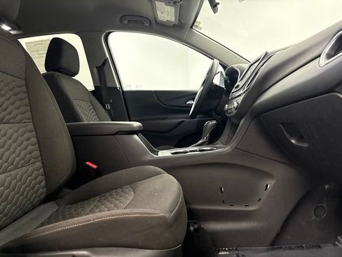Used 2018 Chevrolet Equinox LT FWD image 23