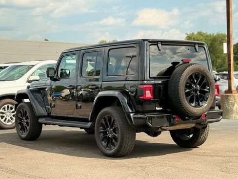 Used 2021 Jeep Wrangler Unlimited Sahara AWD/4WD image 35