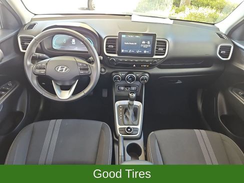 Used 2025 Hyundai Venue SEL FWD image 9