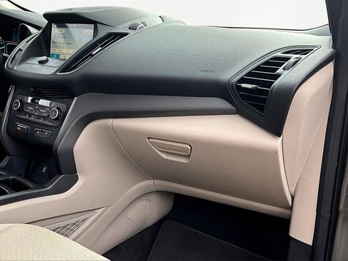 Used 2019 Ford Escape SE image 17