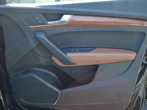 Used 2021 Audi Q5 Premium Plus w/ Premium Plus Package image 30