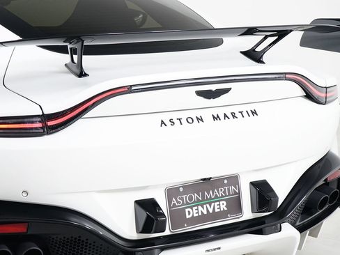 Used 2023 Aston Martin V8 Vantage Coupe RWD image 19