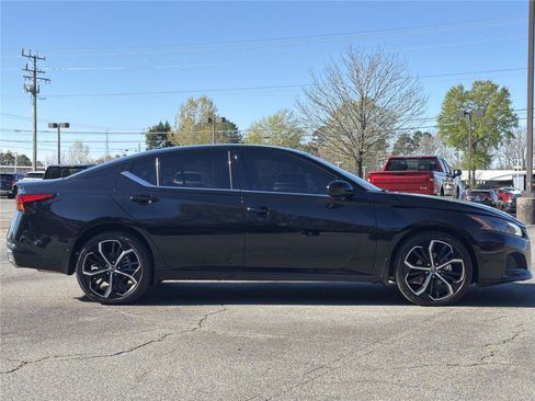 Used 2023 Nissan Altima 2.5 SR AWD/4WD image 25