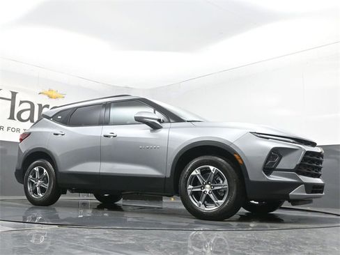 New 2026 Chevrolet Blazer LT w/ Convenience Package image 2