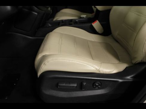 Used 2018 Honda CR-V Touring image 19