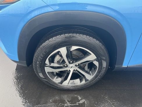 Used 2024 Chevrolet Trax RS w/ Driver Confidence Package image 2