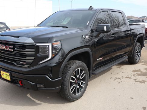 Certified 2023 GMC Sierra 1500 AT4 w/ AT4 Premium Package image 3