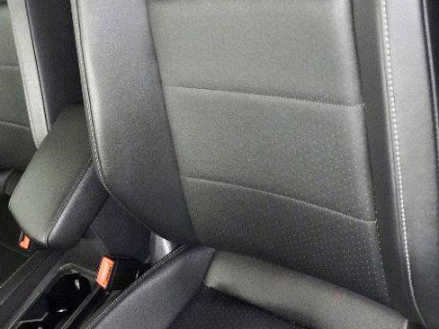 Used 2019 Volkswagen Tiguan SE image 4