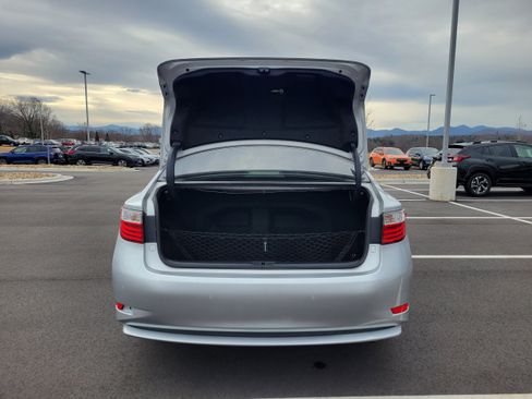 Used 2013 Lexus ES 300h image 11