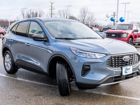 New 2026 Ford Escape Active w/ Cold Weather Package AWD/4WD image 2