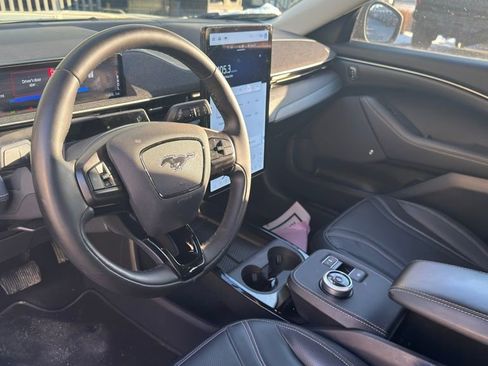 Used 2023 Ford Mustang Mach-E Premium image 9