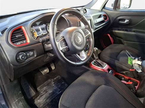 Used 2018 Jeep Renegade Trailhawk w/ Safety & Security Group image 17