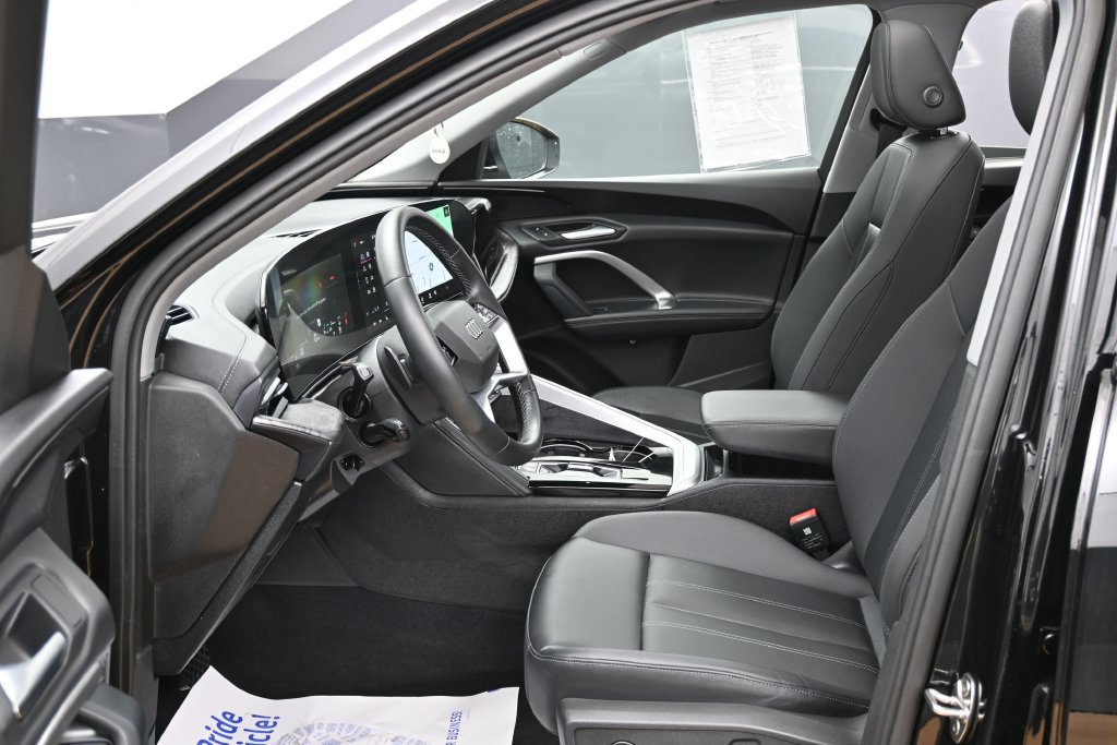 Used 2025 Audi Q5 Premium w/ Convenience Package AWD/4WD image 15