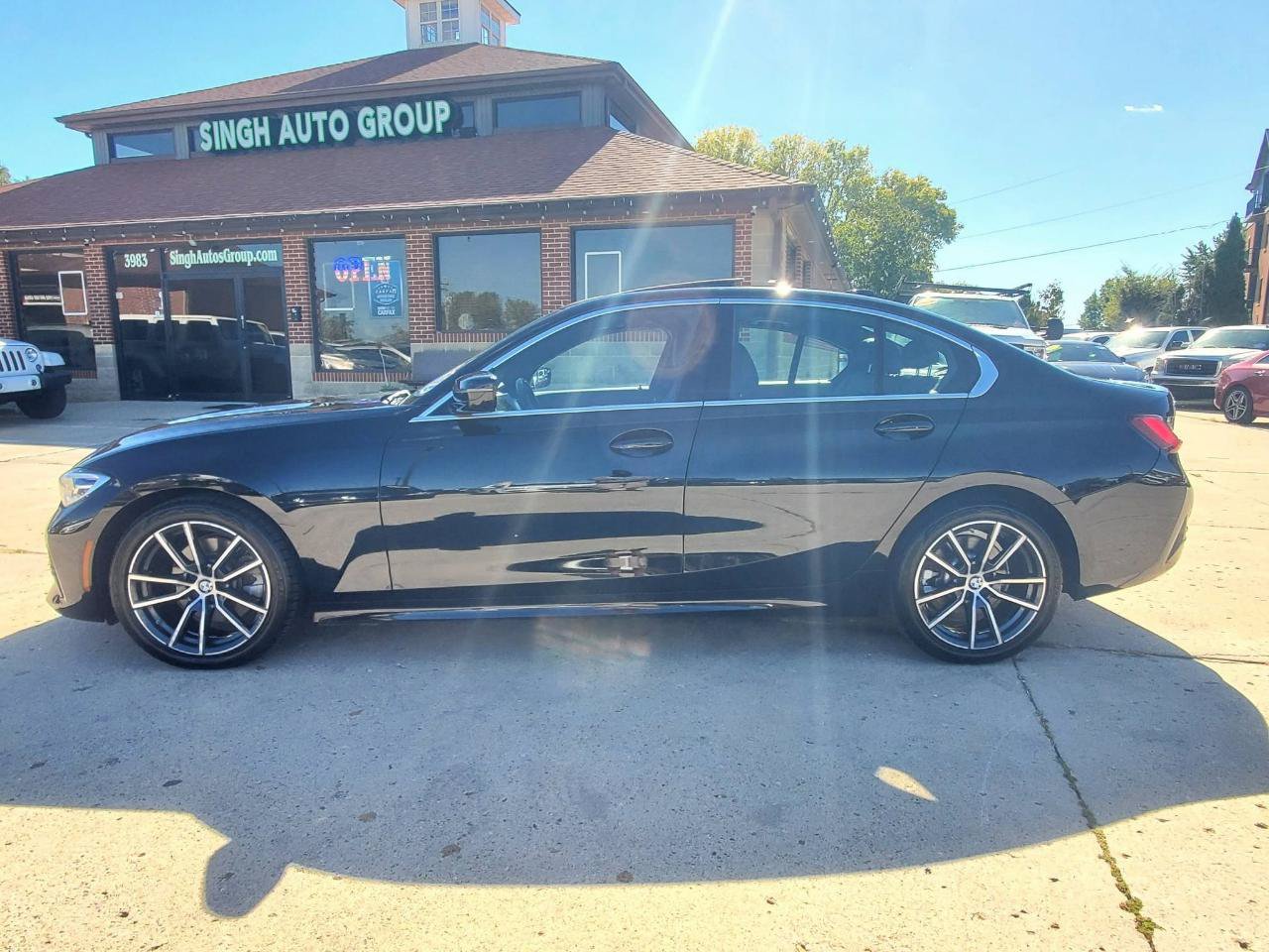 Used 2020 BMW 330i Sedan w/ Convenience Package RWD image 4