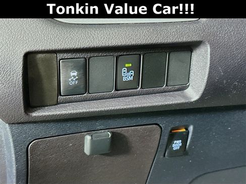 Used 2016 Toyota Sienna L image 11