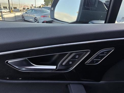 Used 2025 Audi Q7 3.0T Prestige w/ Prestige Package image 22