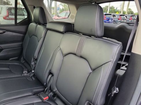 Certified 2025 Honda Pilot Touring image 12