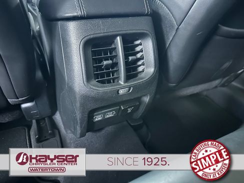 Certified 2021 Jeep Cherokee Latitude Lux w/ Comfort/Convenience Group AWD/4WD image 38