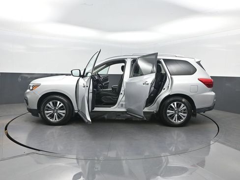 Used 2020 Nissan Pathfinder S image 38