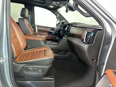 Used 2025 GMC Sierra 2500 Denali Ultimate image 29