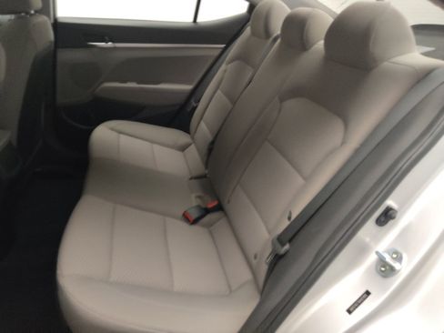 Used 2019 Hyundai Elantra SE FWD image 18