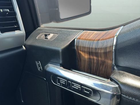 Used 2020 Ford F150 Lariat RWD image 12