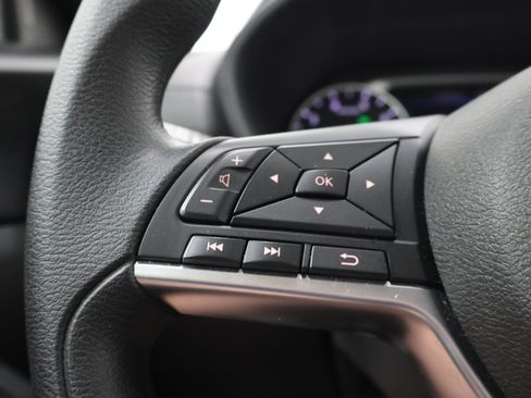 Used 2024 Nissan Sentra SV FWD image 14