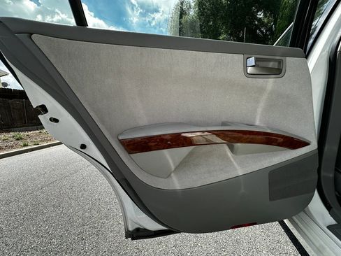 Used 2004 Nissan Maxima 3.5 SL w/ Driver Preferred Pkg image 19