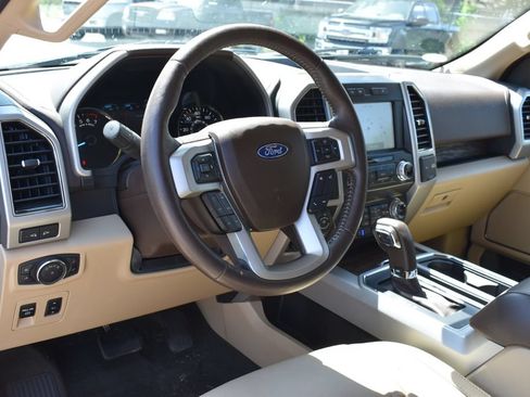 Used 2019 Ford F150 Lariat w/ Equipment Group 502A Luxury AWD/4WD image 10