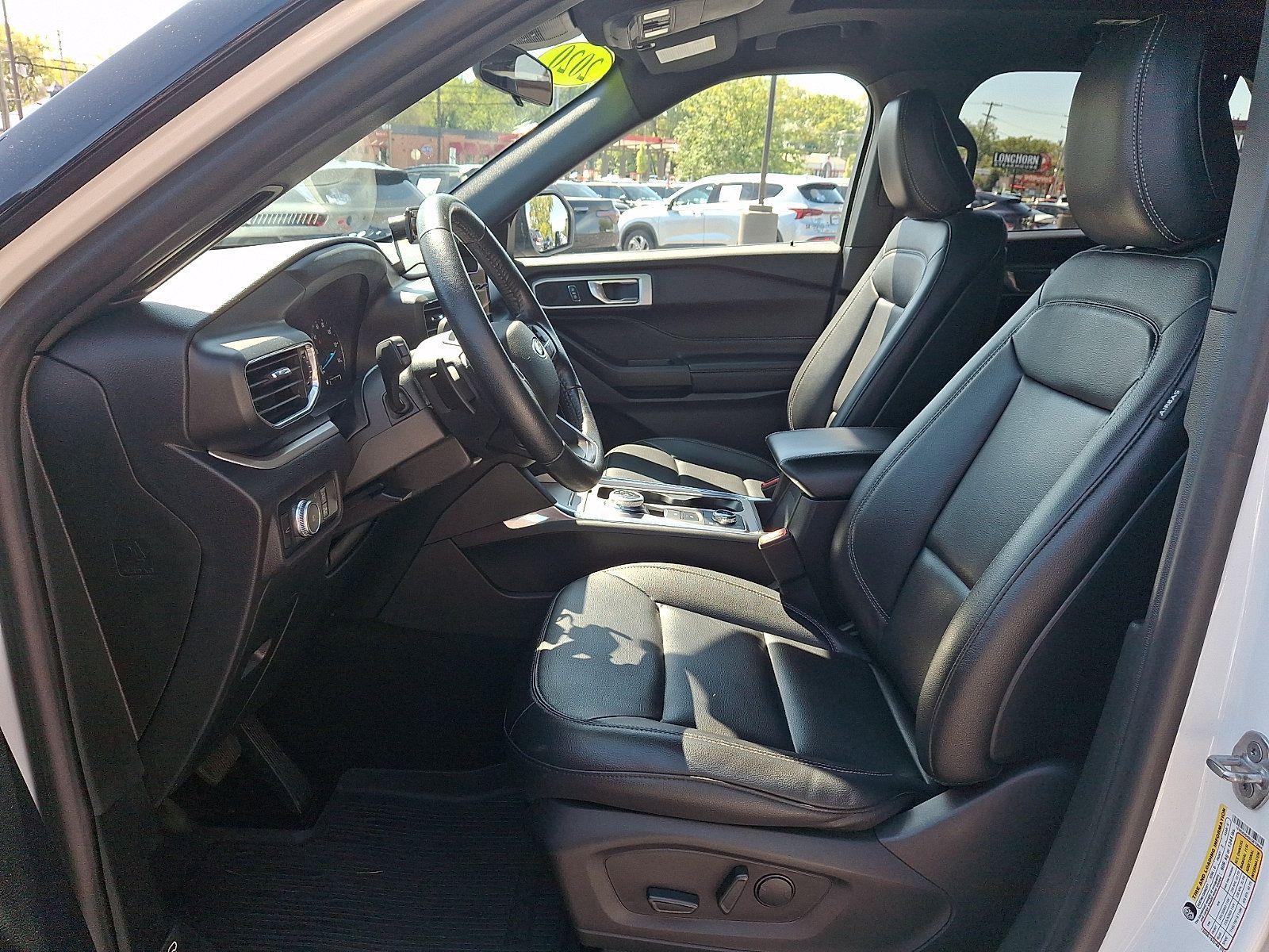 Used 2020 Ford Explorer XLT w/ Equipment Group 202A AWD/4WD image 15