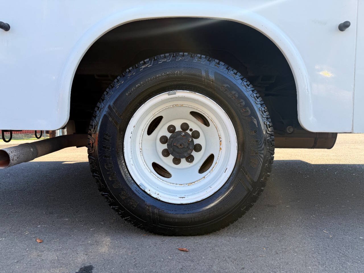 Used 2013 Ford E-350 and Econoline 350 Super Duty RWD image 33