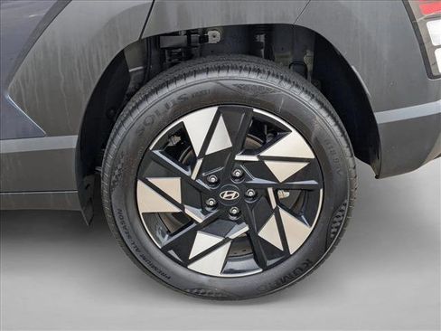Used 2025 Hyundai Kona SEL AWD/4WD image 24