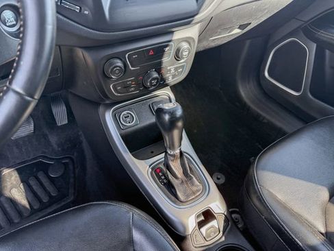 Used 2020 Jeep Compass Latitude FWD image 18