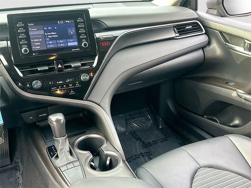 Used 2023 Toyota Camry SE image 21