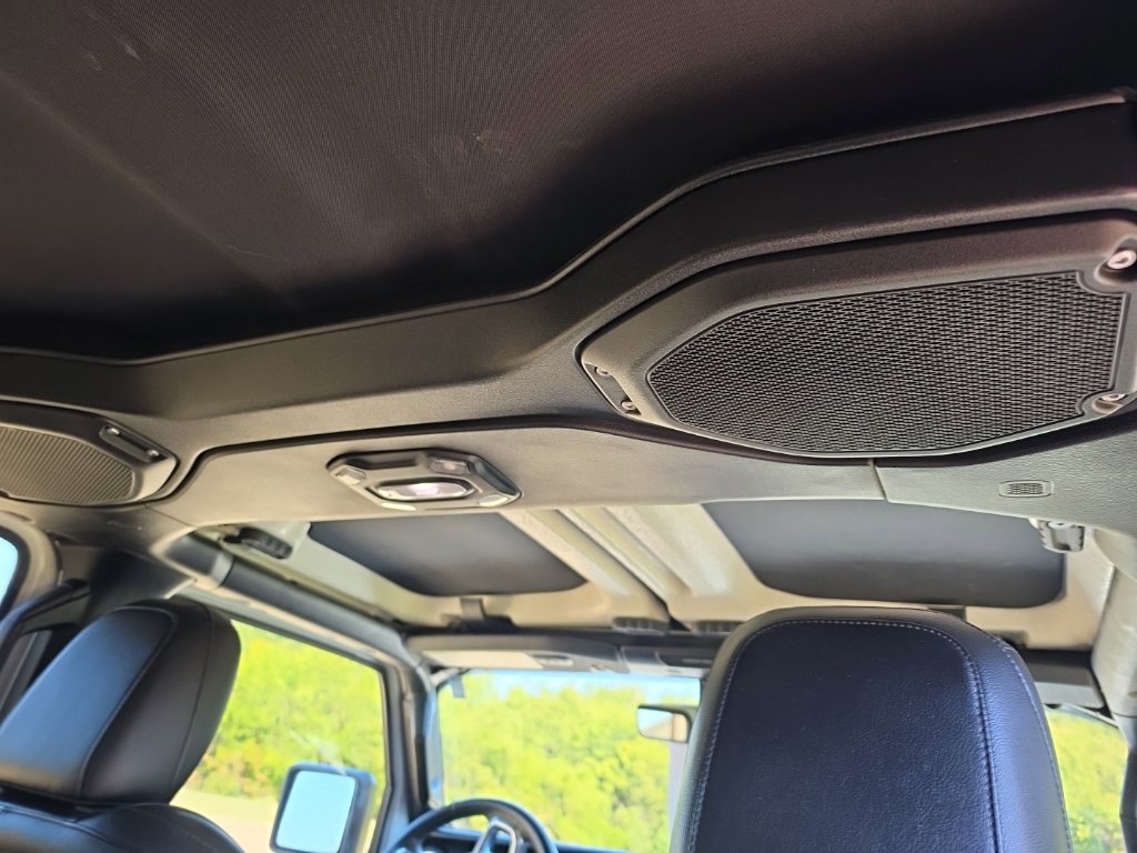 Used 2018 Jeep Wrangler Unlimited Sahara AWD/4WD image 25