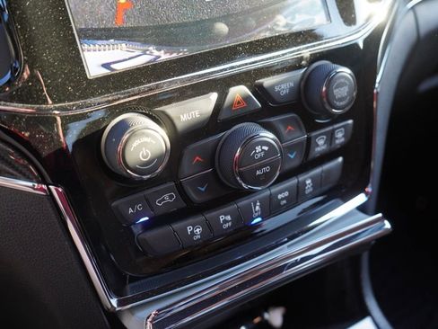 Used 2020 Jeep Grand Cherokee SRT w/ Trailer Tow Group IV image 16